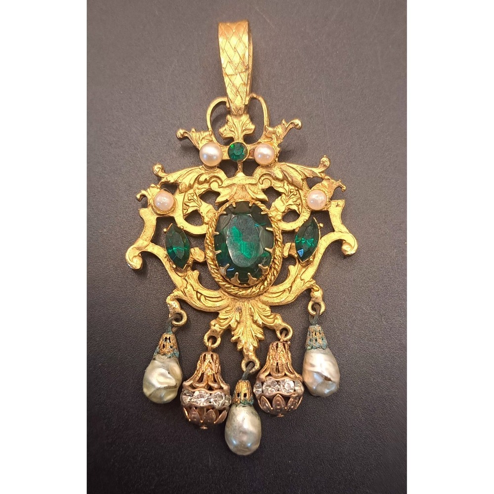 Vintage COROCRAFT Shield Design Brooch Green Glass Stones Dangle Baroque Pearls - Picture 9 of 9